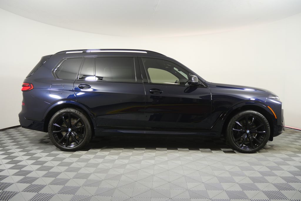 Thumbnail: 2023 BMW X7 - 2