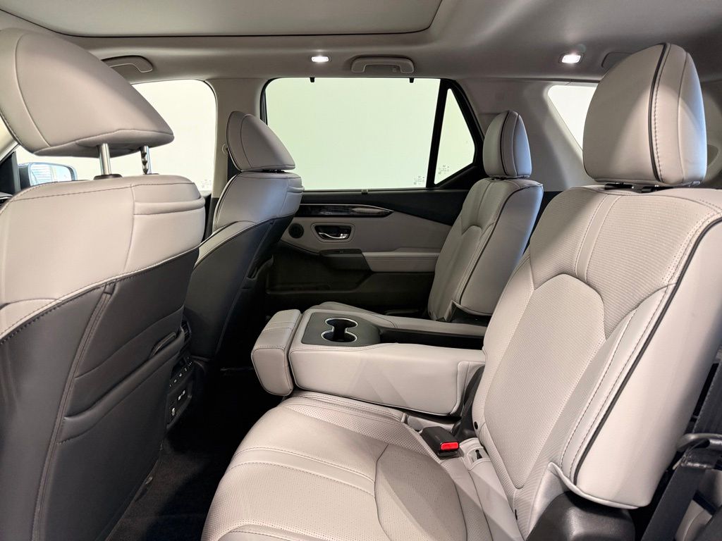 Thumbnail: 2023 Honda Pilot - 22