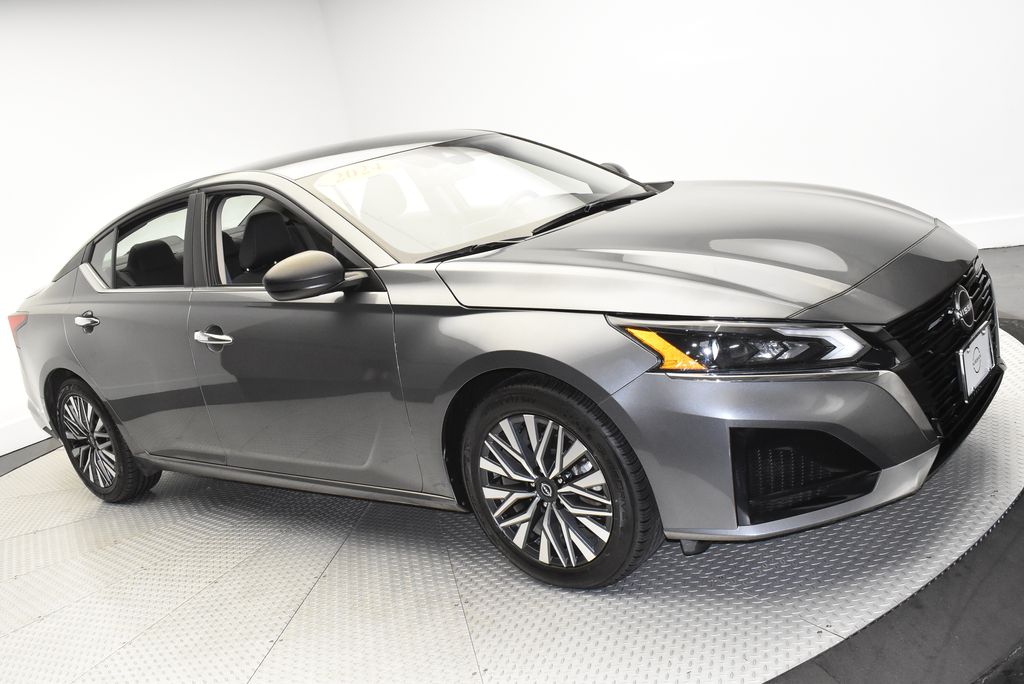 Thumbnail: 2024 Nissan Altima - 3