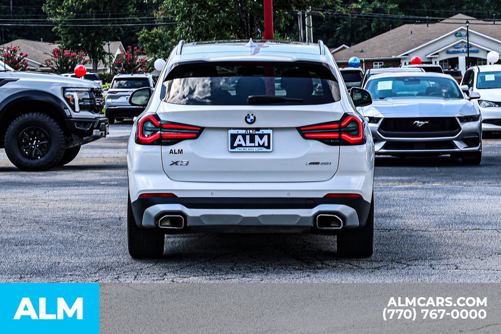 Used 2024 White BMW xDrive30i image 12