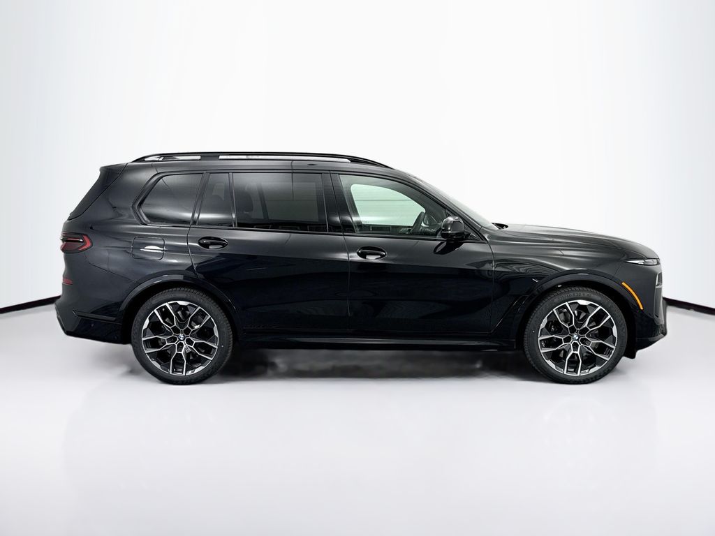 Thumbnail: 2026 BMW X7 - 4