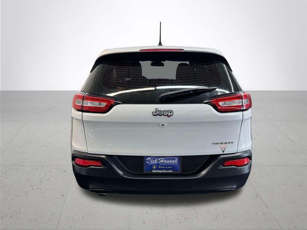 2016 Jeep Cherokee Sport