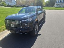 Onyx Black 2023 GMC Canyon Denali Crew Cab 4WD Pickup Truck Four-Wheel Drive 8-Speed Automatic