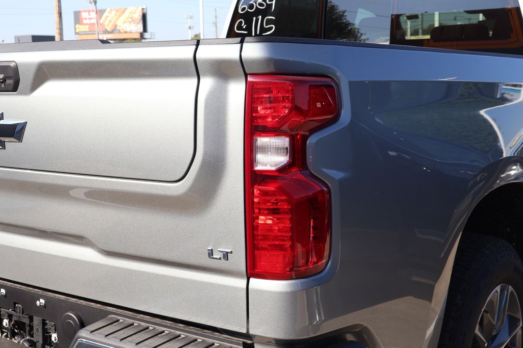 Thumbnail: 2026 Chevrolet Silverado 1500 - 6