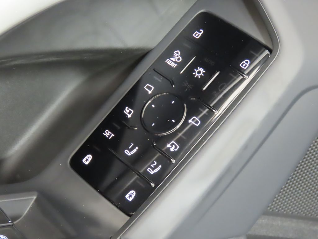 Thumbnail: 2025 Audi Q5 - 27