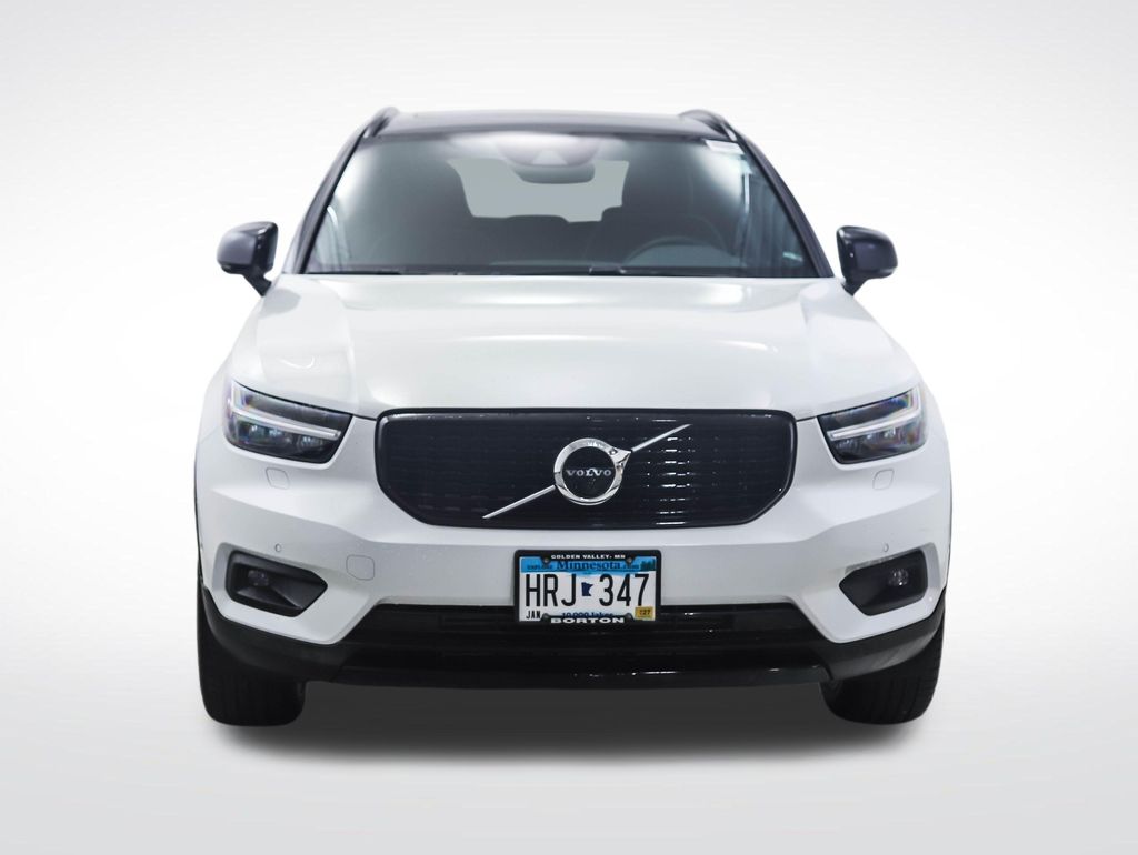 Thumbnail: 2022 Volvo XC40 - 8