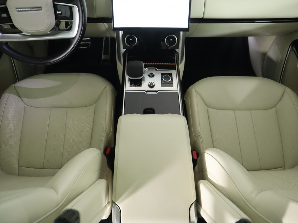 Thumbnail: 2023 Land Rover Range Rover - 17