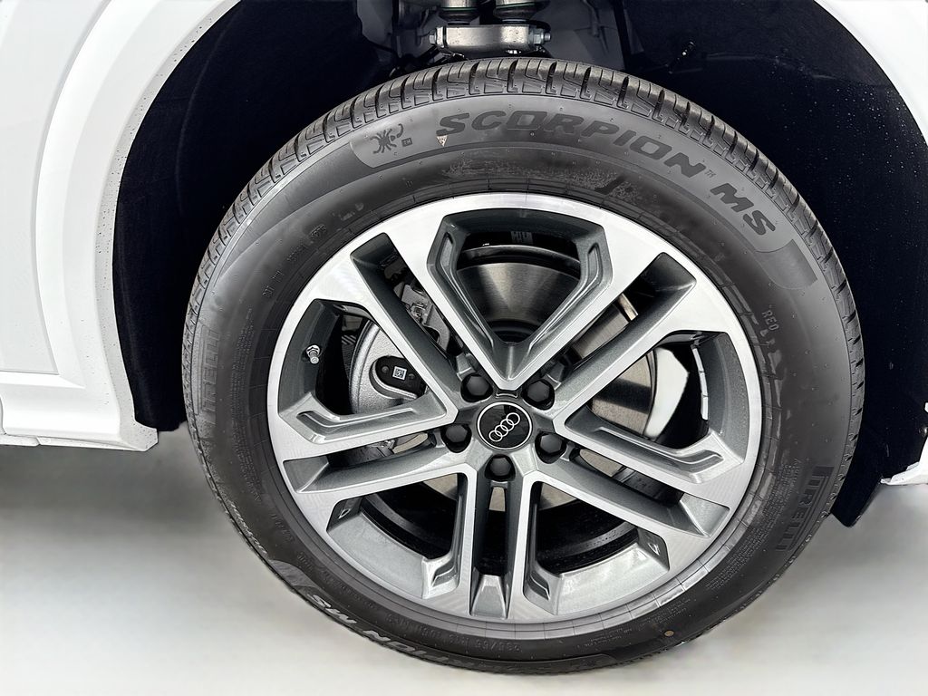 Thumbnail: 2025 Audi Q5 - 32