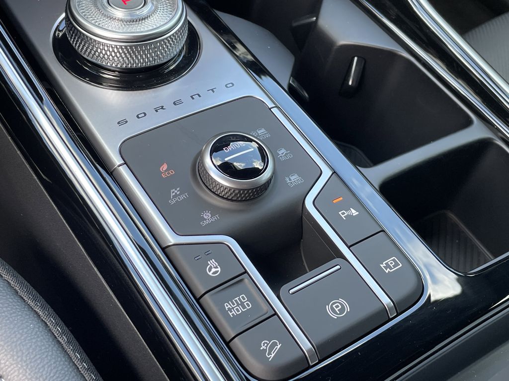 new 2026 Kia Sorento Hybrid car, priced at $42,919