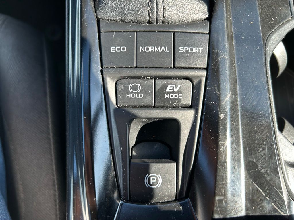 Thumbnail: 2025 Toyota Camry - 24