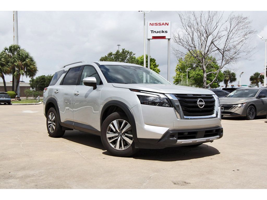 2025 Nissan Pathfinder SL - 0