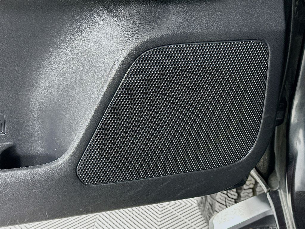 Thumbnail: 2023 Toyota Tacoma - 19