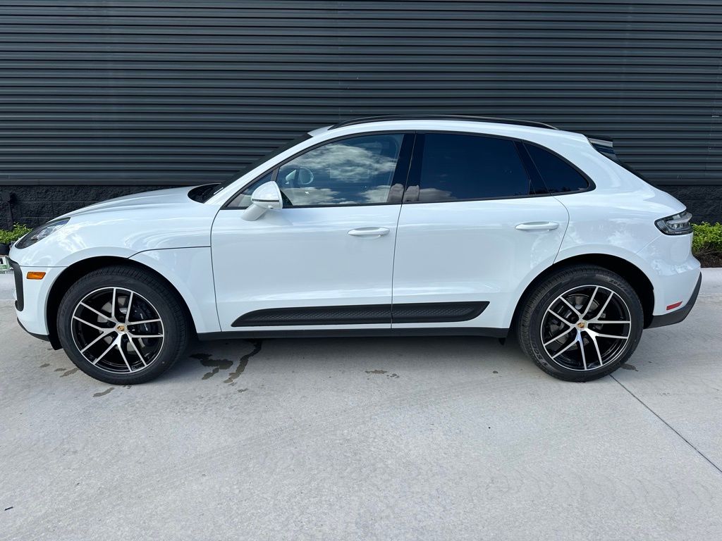 2025 Porsche Macan  2