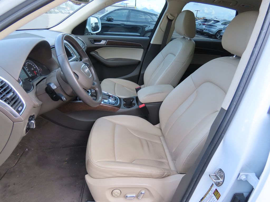 Thumbnail: 2014 Audi Q5 - 10