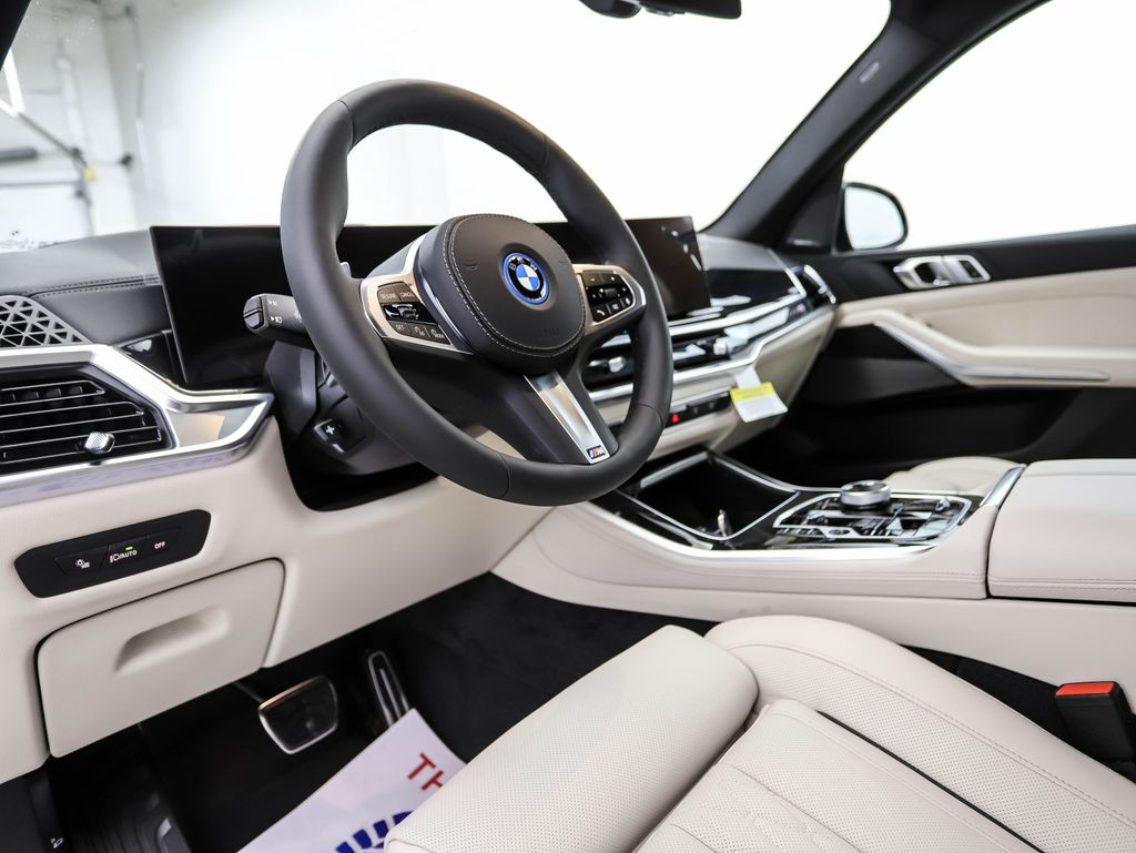 2026 BMW X5 xDrive50e 10
