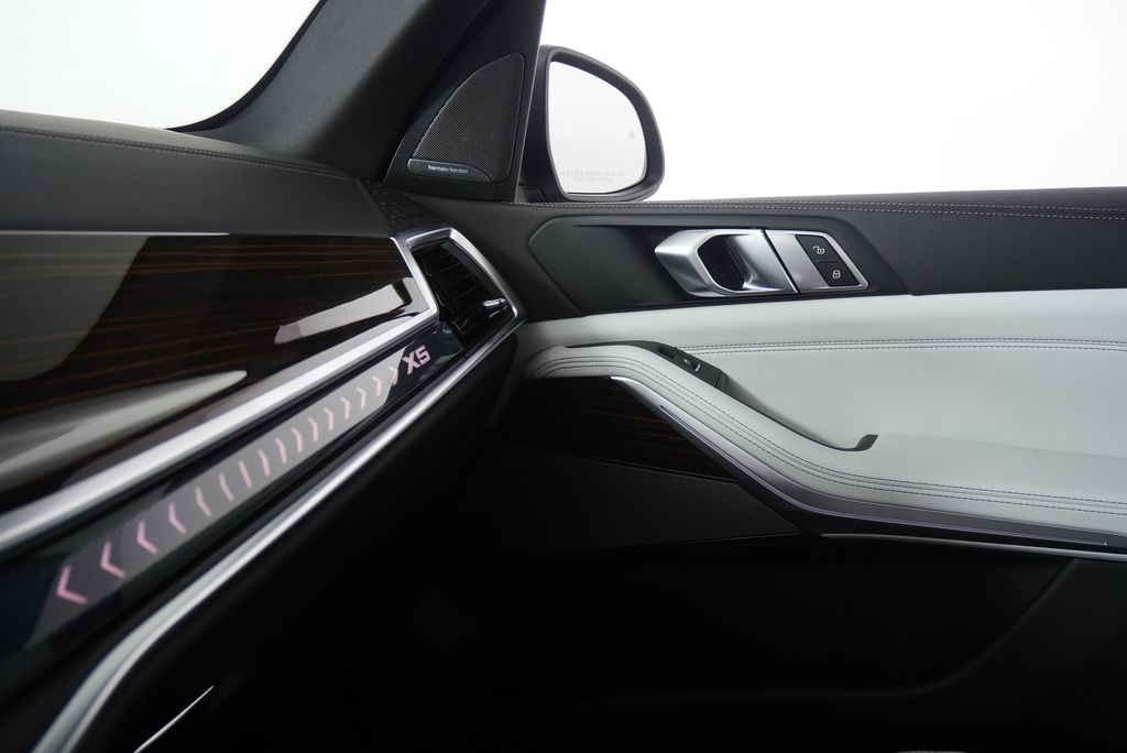 Thumbnail: 2026 BMW X5 - 24