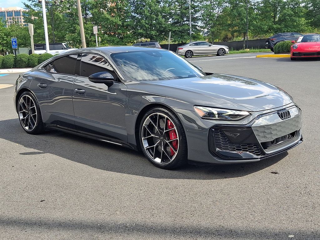 Thumbnail: 2025 Audi RS e-tron GT - 3