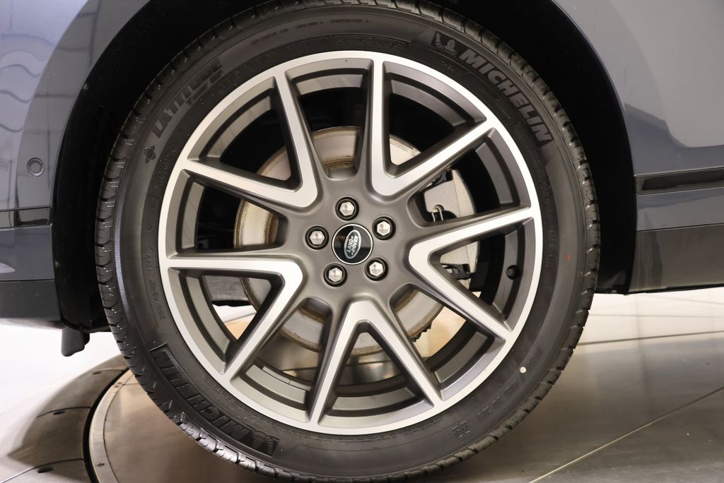 Thumbnail: 2026 Land Rover Range Rover Velar - 11