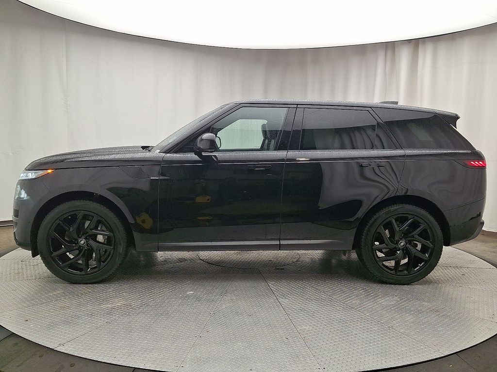 Thumbnail: 2023 Land Rover Range Rover Sport - 7