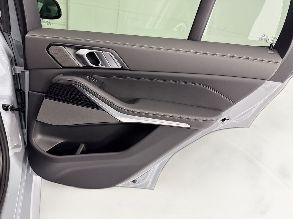 Thumbnail: 2026 BMW X5 - 26