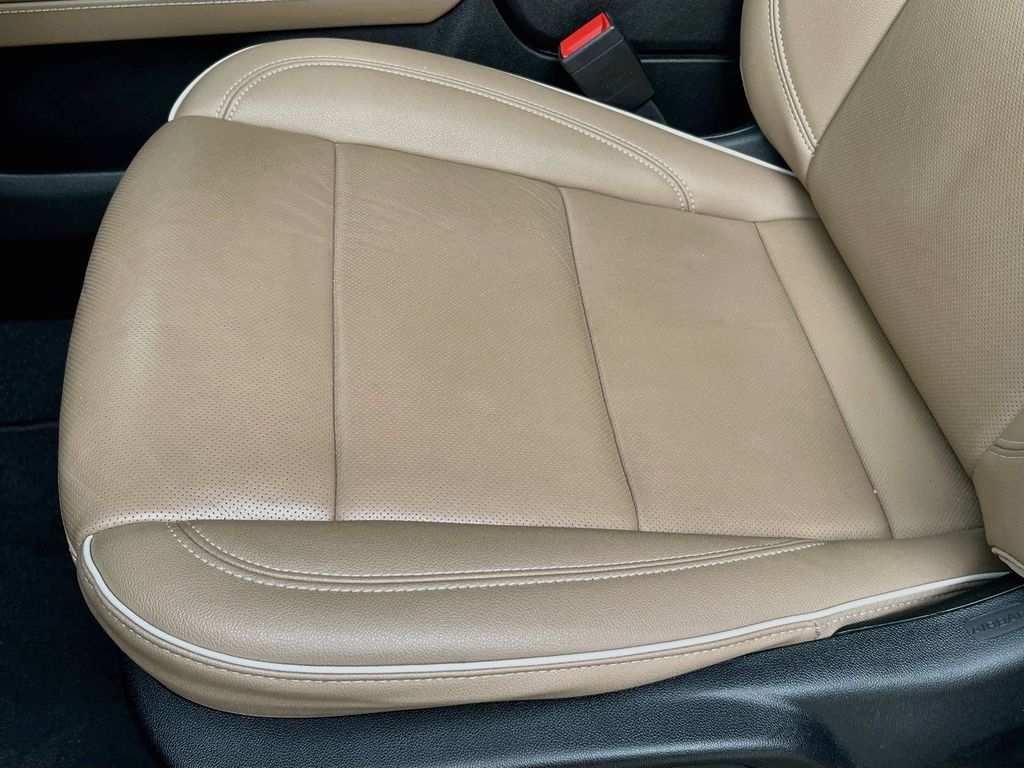 Used 2023 Red Chevrolet Premier image 20