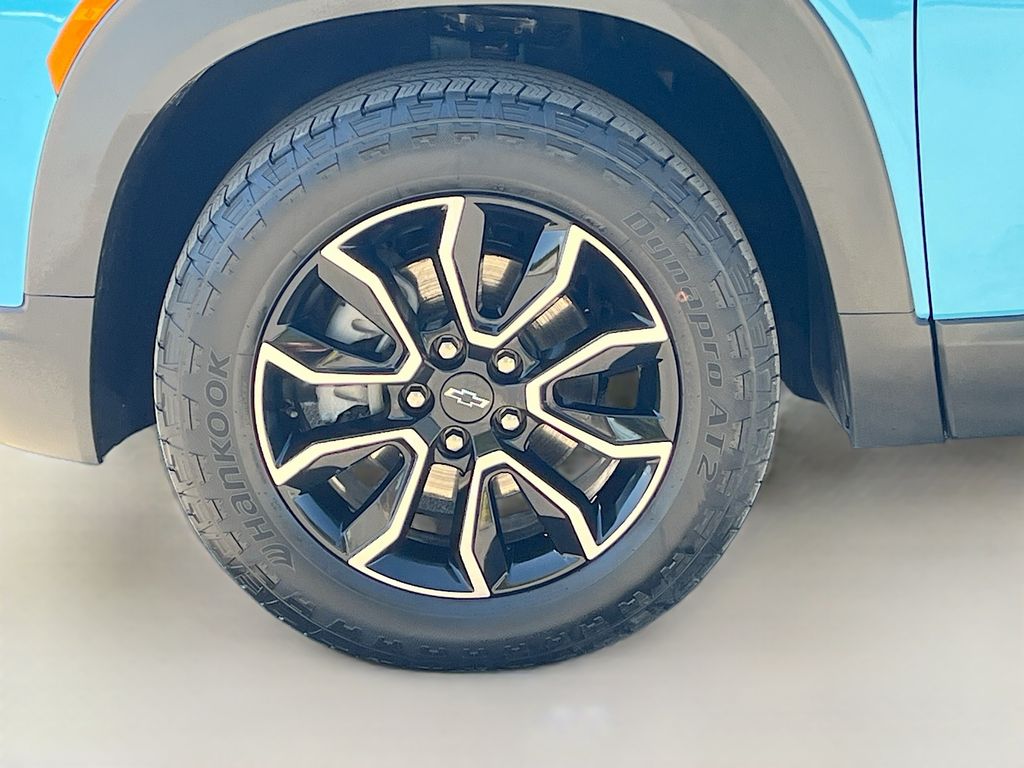 Used 2025 Blue Chevrolet ACTIV image 28