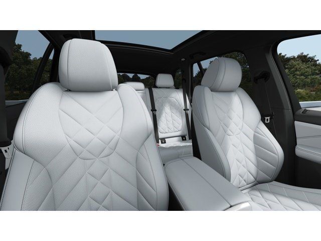 New 2026 White BMW xDrive40i image 11
