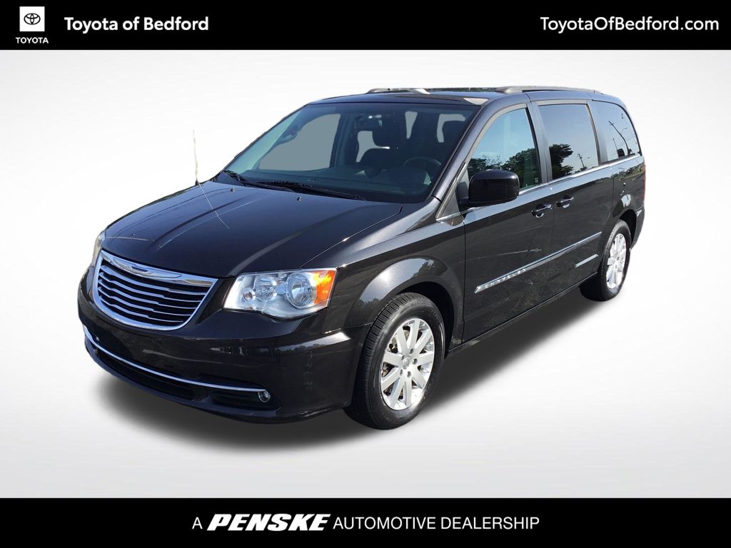 2015 Chrysler Town & Country Touring -
                  Bedford, OH