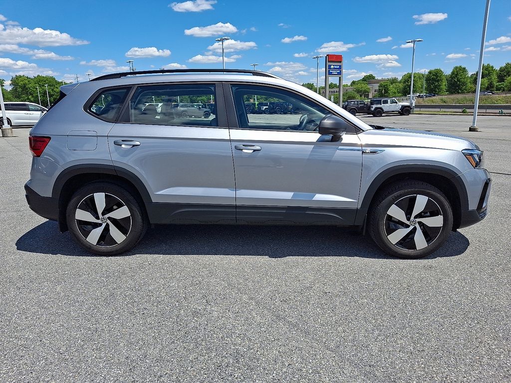 2023 Volkswagen Taos — photo 8