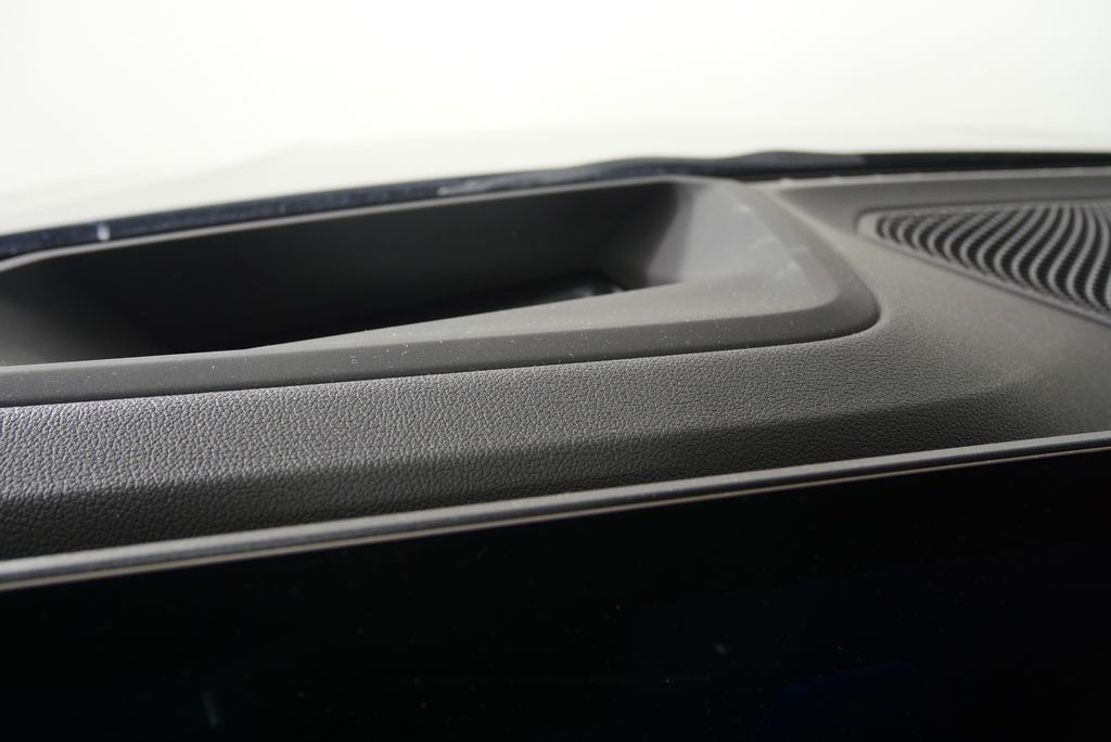 Thumbnail: 2024 BMW 3 Series - 21