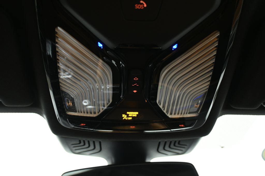 Thumbnail: 2022 BMW 5 Series - 21