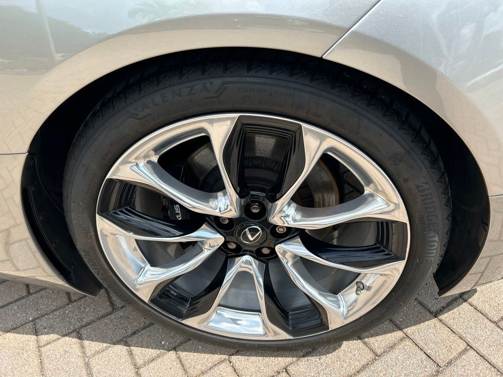 Used 2018 Silver Lexus 500 image 11