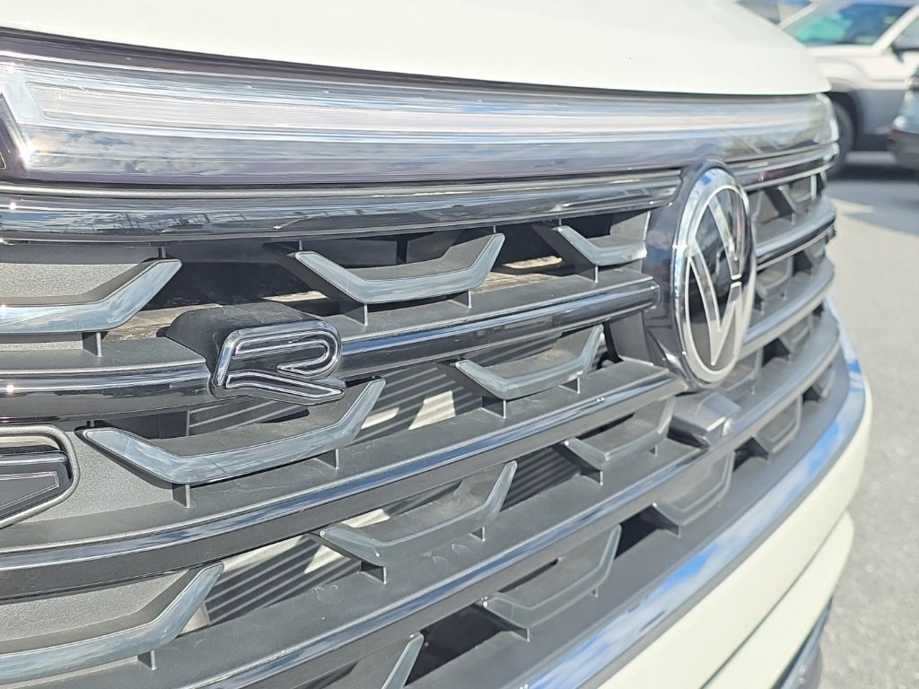 2026 Volkswagen Atlas 2.0T SEL Premium R-Line White/off-white at Auto Express Mitsubishi