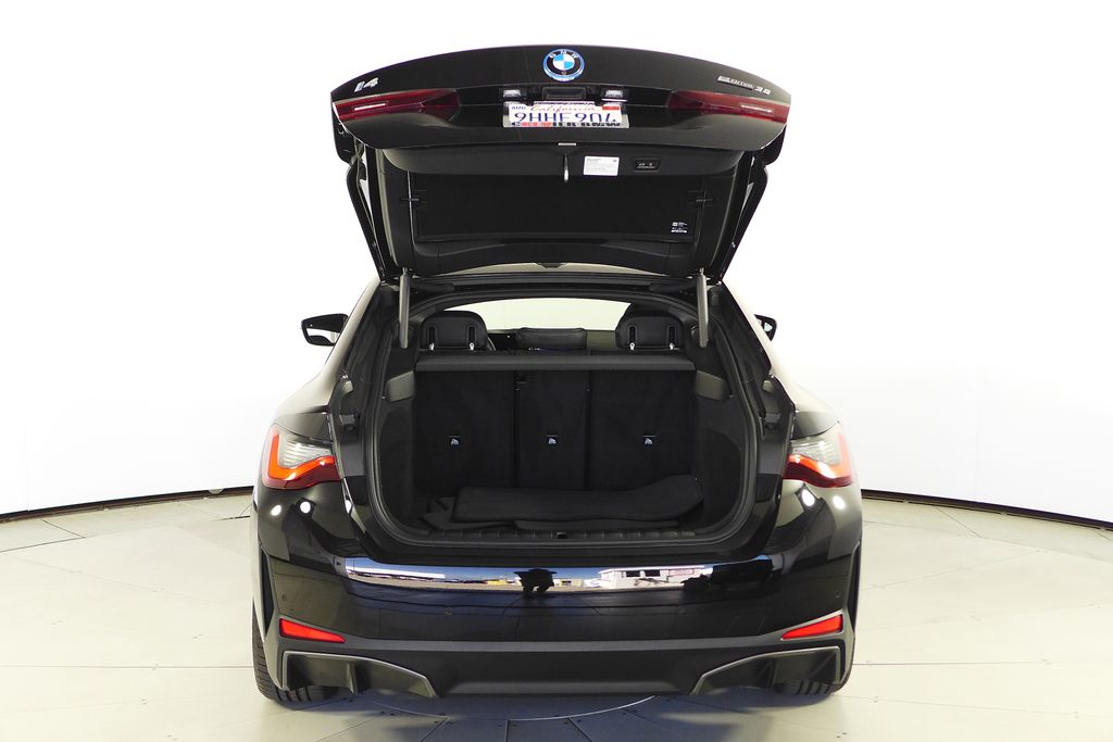 Thumbnail: 2023 BMW i4 - 10