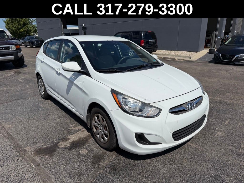 Century White 2013 Hyundai Accent Hatchback Front-Wheel Drive 6-Speed Automatic Overdrive
