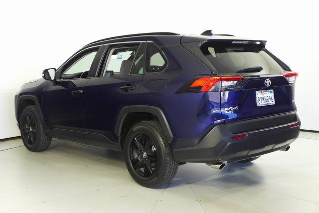 2020 Toyota RAV4 XLE 9