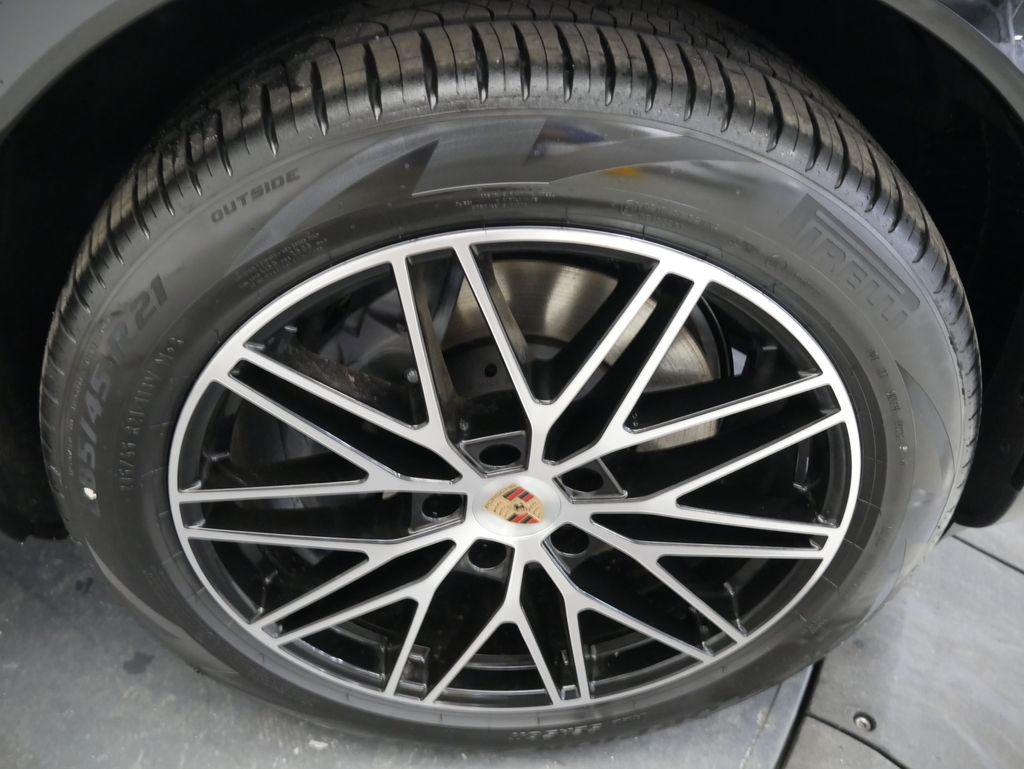 Thumbnail: 2026 Porsche Cayenne - 16