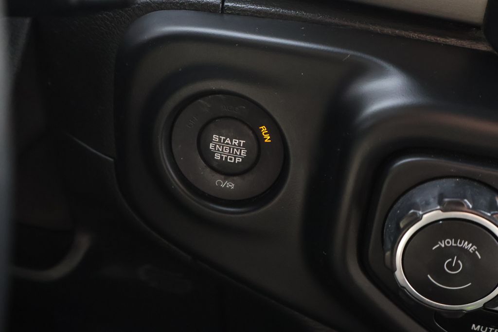 Thumbnail: 2020 Jeep Gladiator - 29