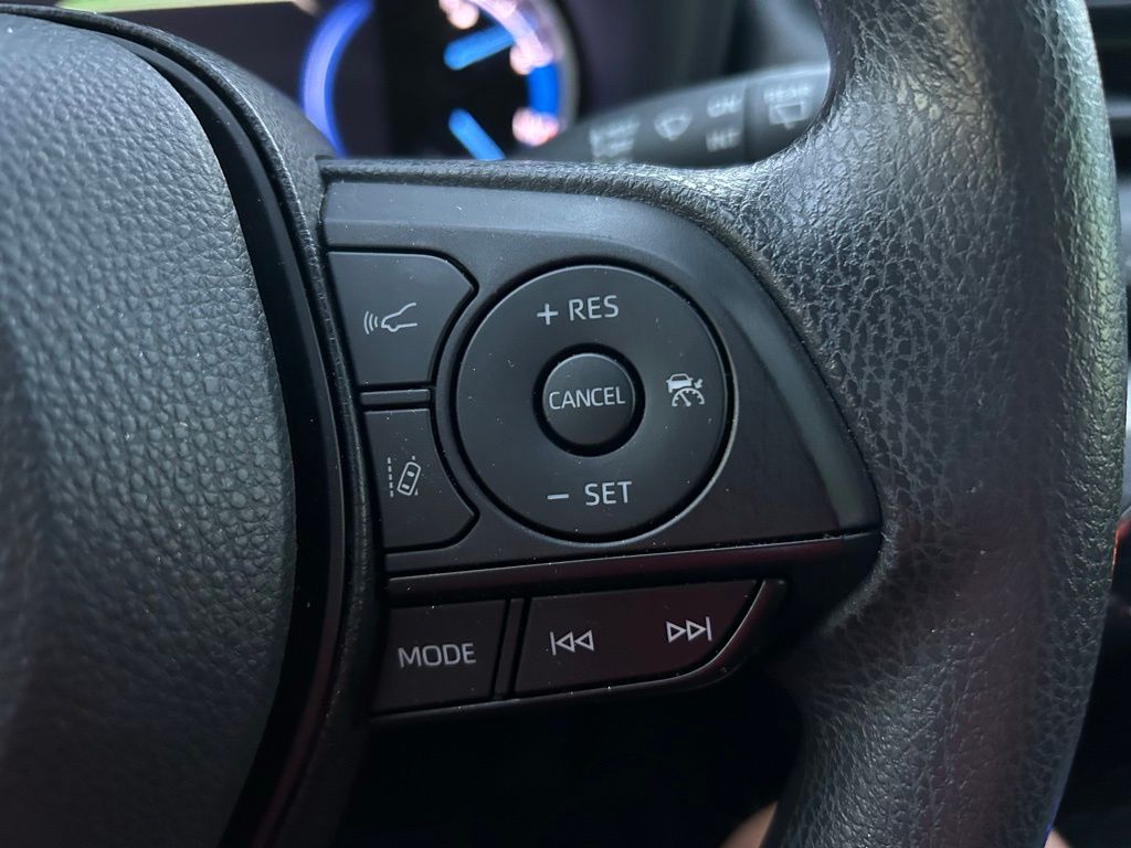 Thumbnail: 2025 Toyota RAV4 - 22