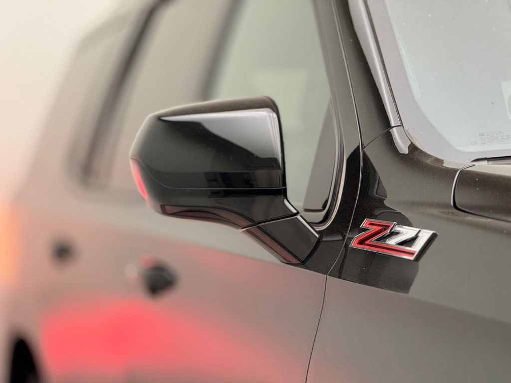 Thumbnail: 2022 Chevrolet Tahoe - 4