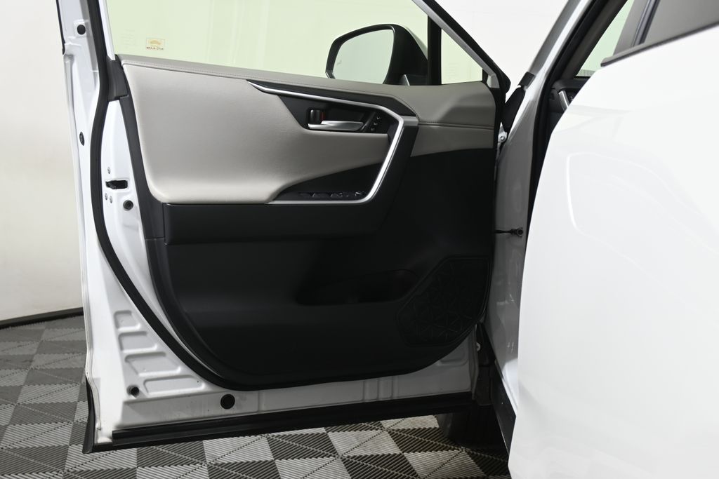 Thumbnail: 2023 Toyota RAV4 - 27