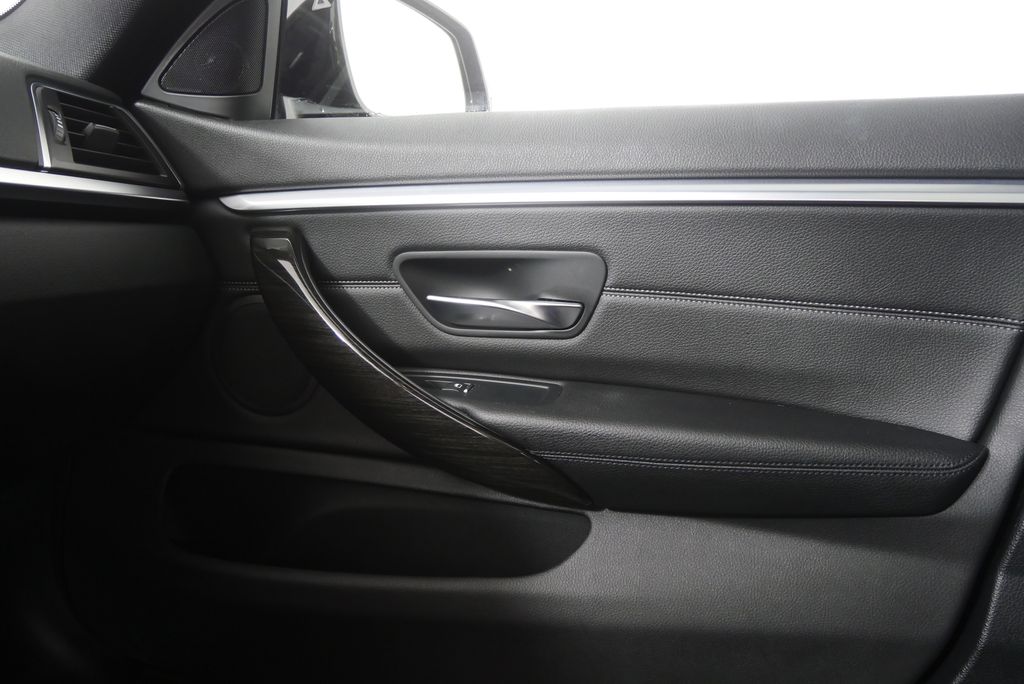 Thumbnail: 2018 BMW 4 Series - 25