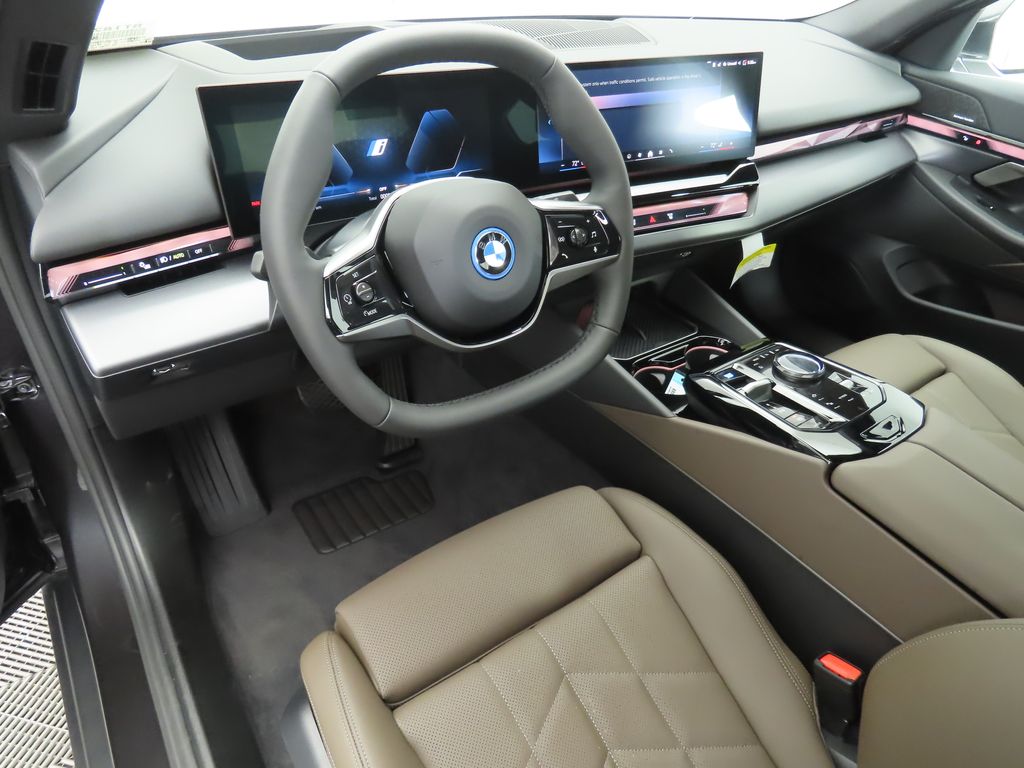 2025 BMW i5 eDrive40 9