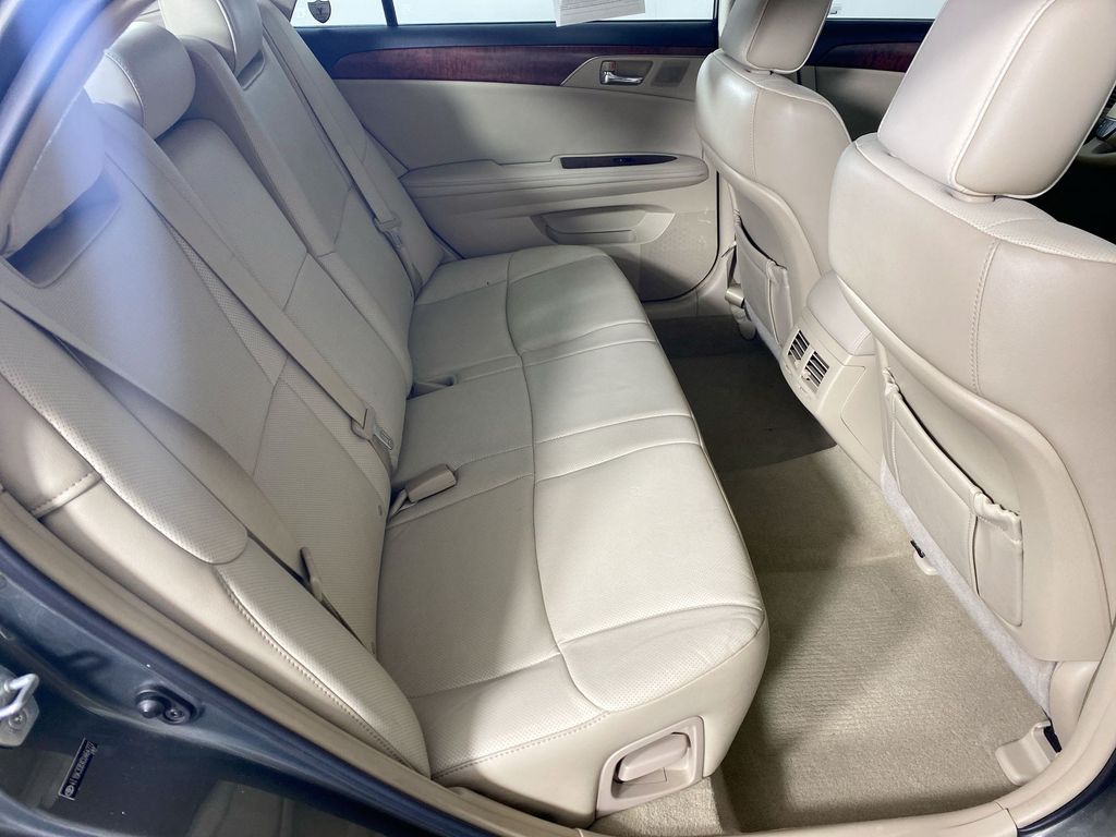 2012 Toyota Avalon Limited 26