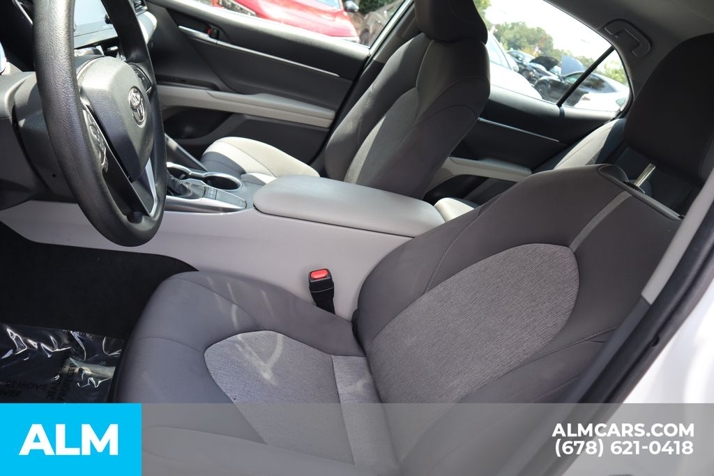2023 Toyota Camry LE photo 10