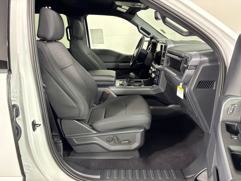 New 2026 White Ford XLT image 5