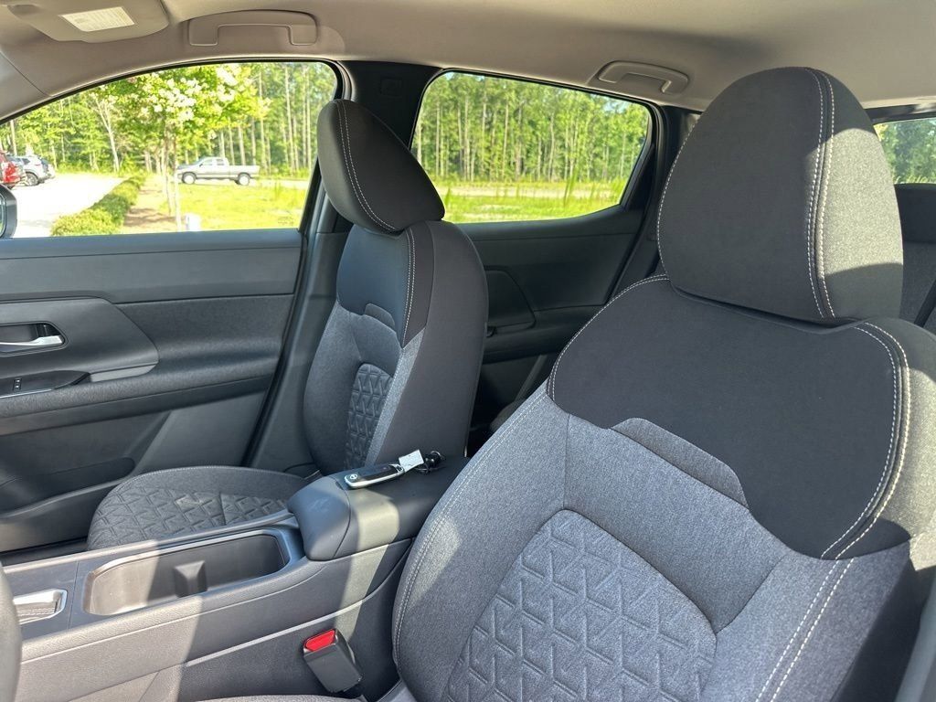 2025 Gun Metallic Nissan Kicks SV FWD SUV
