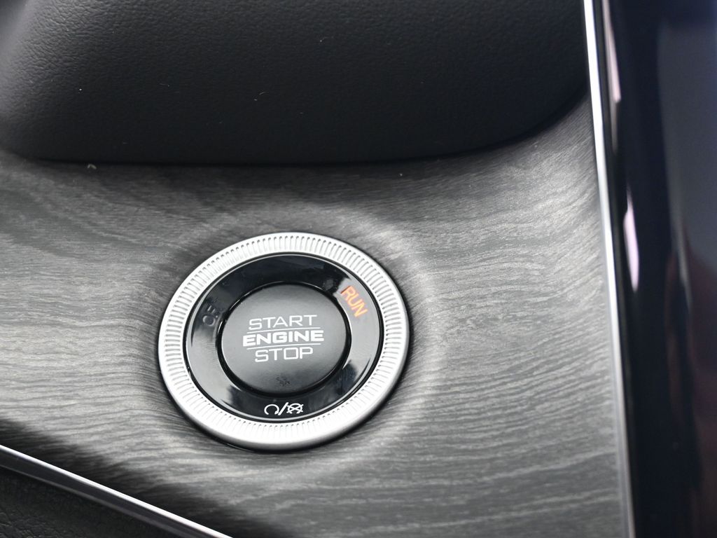 Used 2024 Silver Zynith Jeep Overland image 34