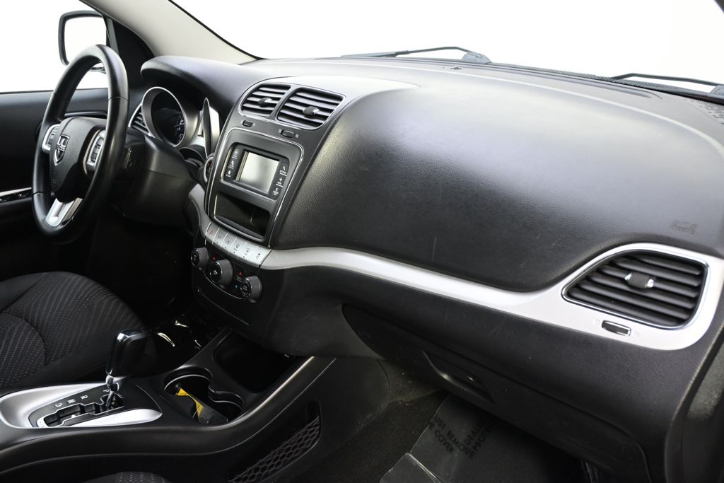 Used 2017 White Dodge SXT image 15