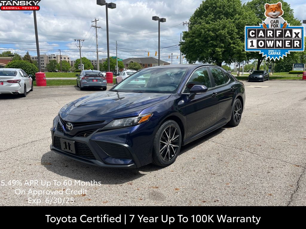 2022 Toyota Camry SE photo